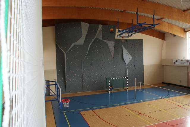 Budowa hali sportowej przy Gimnazjum w Witoszowie Dolnym